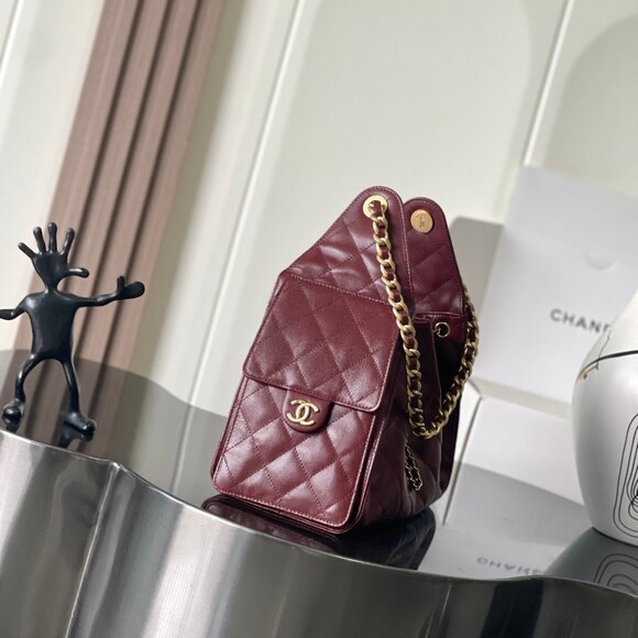 CC Deep Red Hobo Shoulder Bag with Gold Chain - Picture 3 of 8